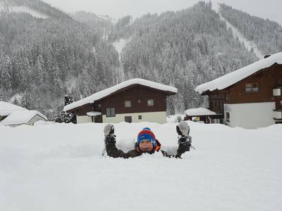 Twintig Nederlanders ingesneeuwd in Oostenrijks skichalet: ‘wel spannend’