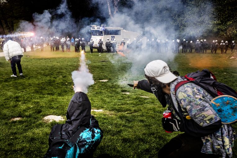 De gewelddadige manifestatie La Boum 2. Beeld Franky Verdickt