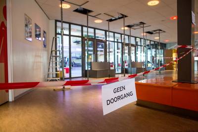 Stutpalen in school om instorten te voorkomen