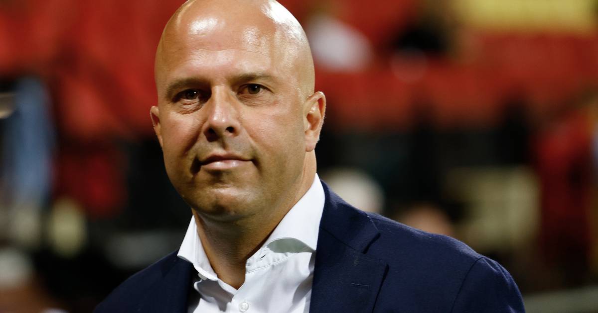 Arne slot. Арне тренер. Арне тренер. Арне слот. Анре слот тренер.