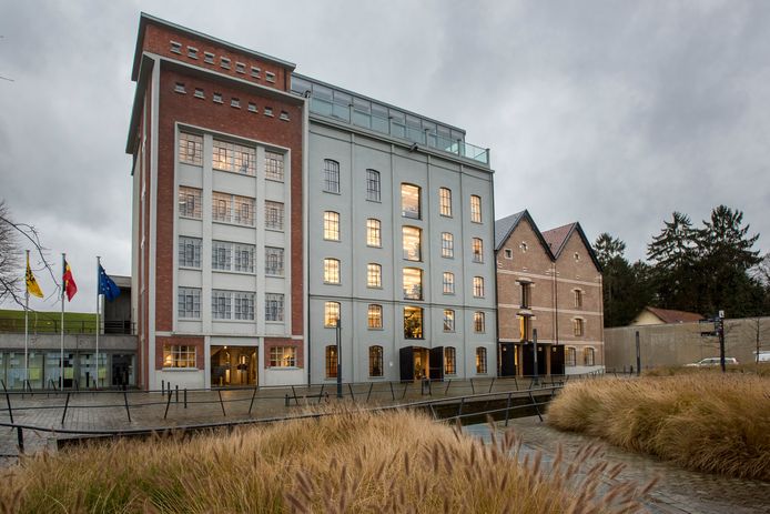 Illustratiebeeld van het gemeentehuis van Overijse.