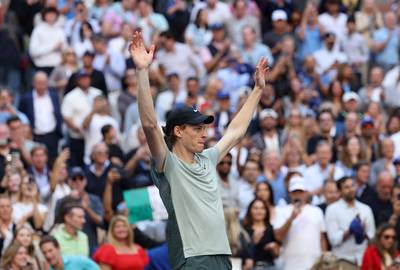 Top favorite Sinner makes it happen: world number 1 beats Fritz in three sets under the watchful eye of Taylor Swift