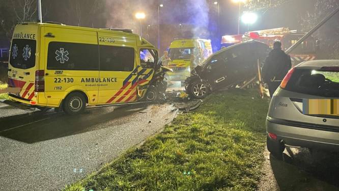 Drie jonge doden (15, 16 en 16) bij ongeval in Helmond, fles lachgas gevonden: ‘Klap was zó hard’