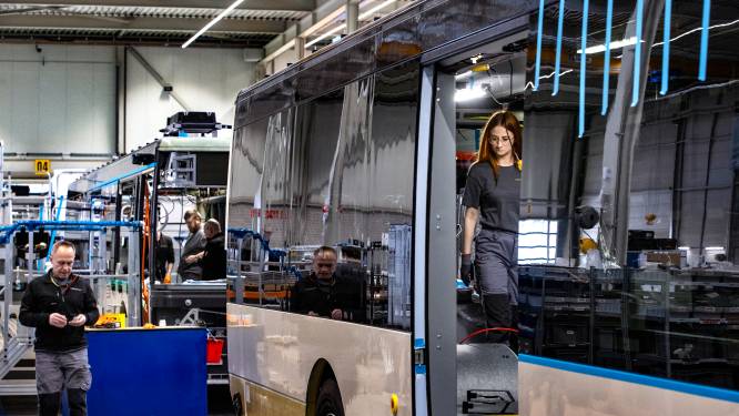 Deurnese busfabrikant Ebusco tempert verwachtingen en verlaagt winstdoel; personeelsgroei onzekere factor