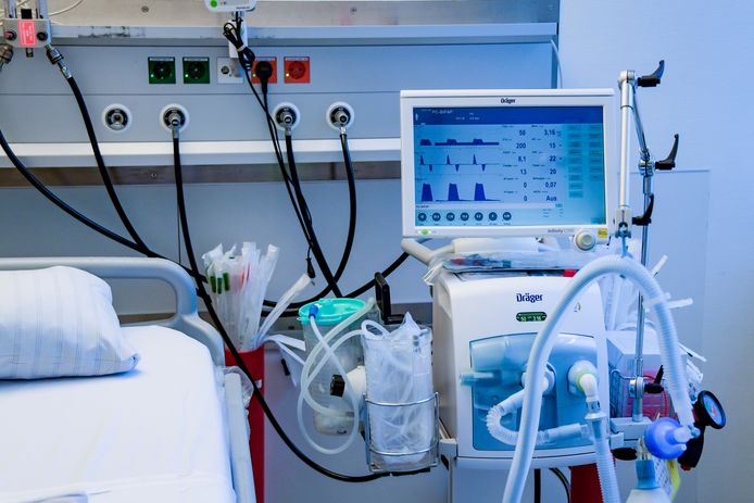 Beademingsapparatuur op de intensive care.