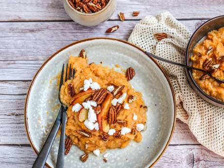 Wat Eten We Vandaag: Kruidige pompoenstamppot met zoete aardappel