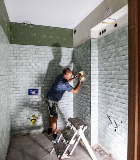 Deventer vastgoedbaron is gezeur over openbaar toilet voor mindervaliden zo beu dat hij er zelf een bouwt
