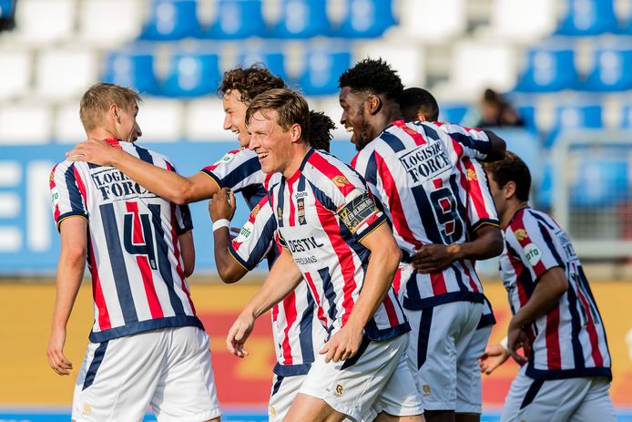 Kwasi Wriedt viert een goal in de voorbereiding.