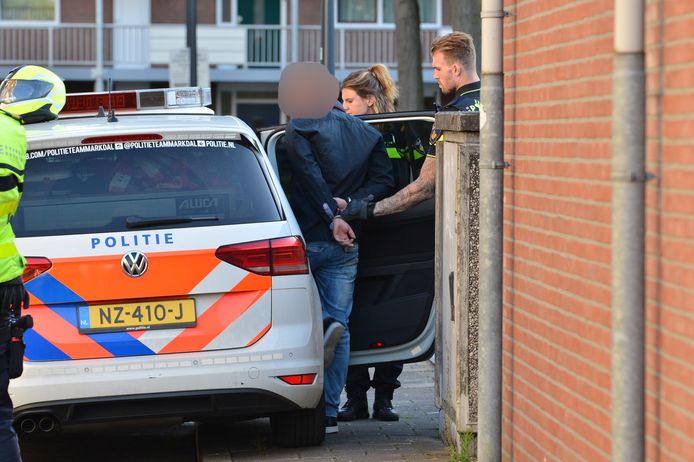 Een verdachte van de steekpartij werd aangehouden aan de Middellaan in Breda.