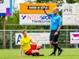 Scheidsrechter Mohamed Moussaoui gaf elf gele kaarten tijdens Zevenhoven-Soccer Boys