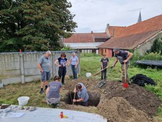 ‘Vierkante meter: iedereen archeoloog’: graven naar de geschiedenis van Wortegem-Petegem in de eigen tuin