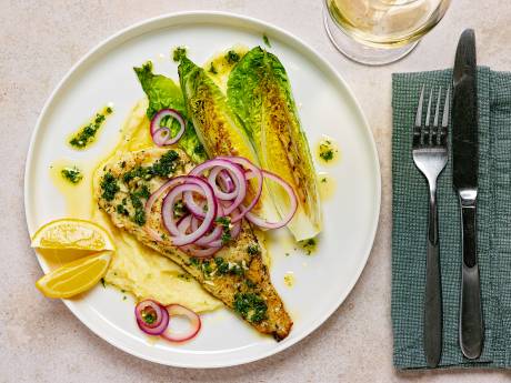 Wat Eten We Vandaag: Heekfilet met knoflook-citroendressing en little gem