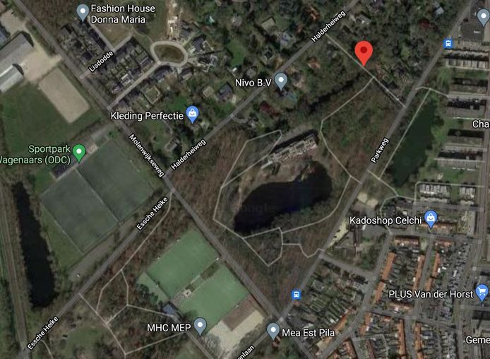 Een plattegrond vanuit de lucht van het gebied Moorwijk bij hockeyvereniging MEP.