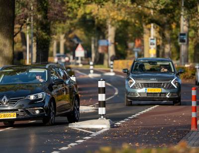 Je stuurt je een ongeluk op de weg van Diepenheim naar Neede: ‘Levensgevaarlijk, zowel voor automobi