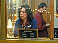 Olivia Colman (links) en Tom Brooke in 'Empire of Light'.
