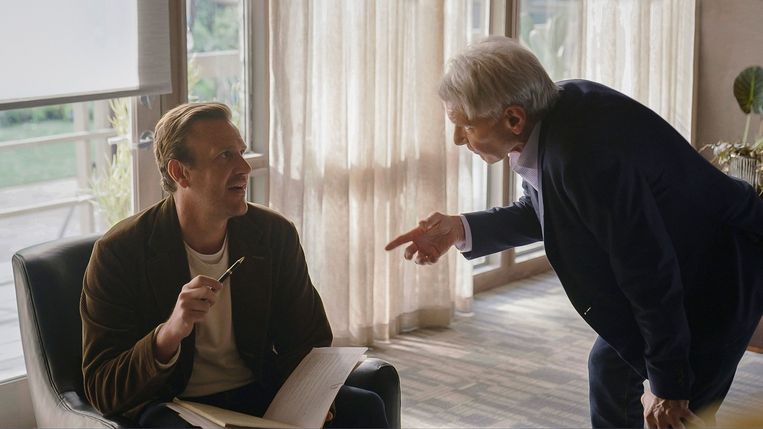 Jason Segel en Harrison Ford in ‘Shrinking’, te zien op Apple TV Plus. Beeld 