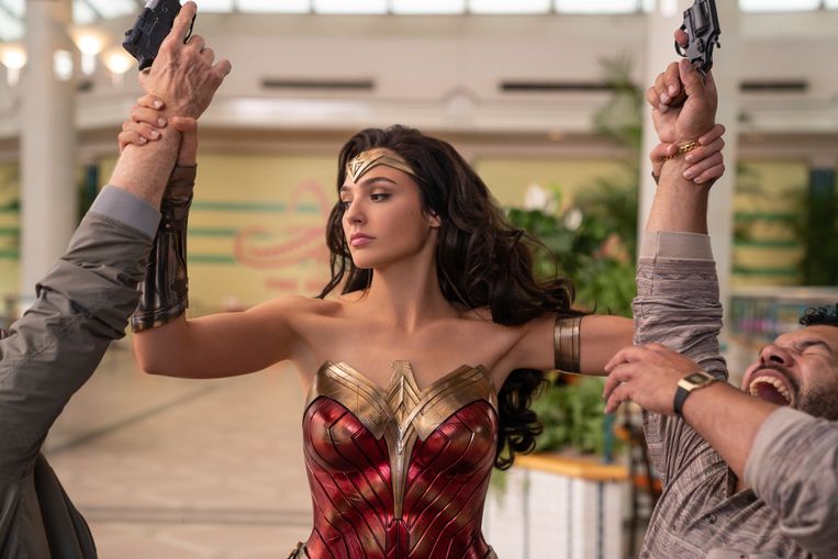 Still uit de film ‘Wonder Woman 1984'. Een van de filmproducties van Warner Bros die tegelijkertijd in de cinema en op het streamingplatform HBO Max zullen verschijnen. Beeld AP
