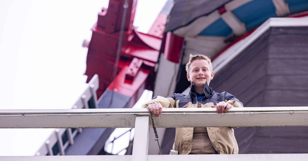 Nathan (13) fietst heel Twente door om zijn droom na te leven: hij wil ...