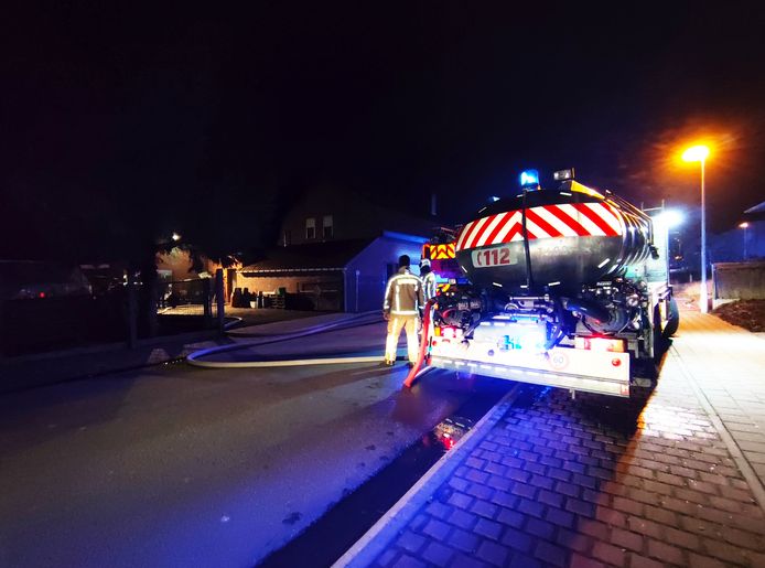 De brandweer snelde zaterdagavond naar de Vossaardestraat in Kruiseke