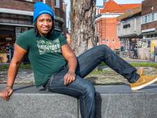 Hoe Rhay Lopez weer overeind krabbelde: ‘Ze belden, we gaan je helpen. Bam! Dat voelde goed’