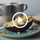Lekker hoor: avocado met feta en.. cornflakes??