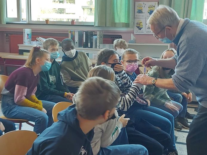 Sint-Lievens-Houtem: Mark deed ook proeven die te maken hadden met warmte, luchtdruk, evenwicht en elektriciteit.