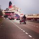 Thomas Vles (30) fietste met zijn katten van Amsterdam naar Londen