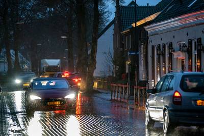 Zwaar verkeer voorlopig nog dwars door dorpskernen Cromvoirt en Helvoirt, Vught worstelt met oplosse