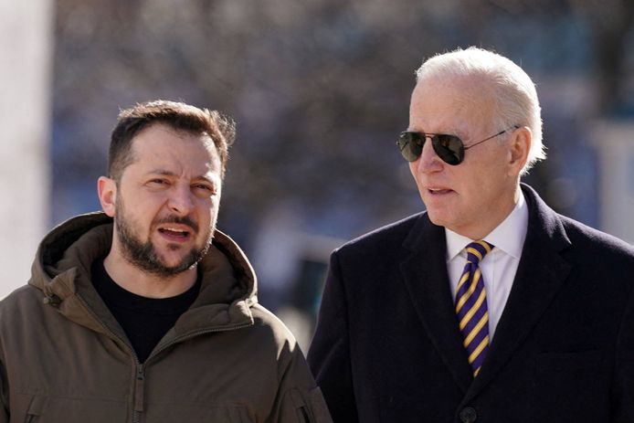 De Oekraïense president Volodymyr Zelensky en zijn Amerikaanse ambtsgenoot Joe Biden tijdens hun ontmoeting  in Kiev in februari van dit jaar.