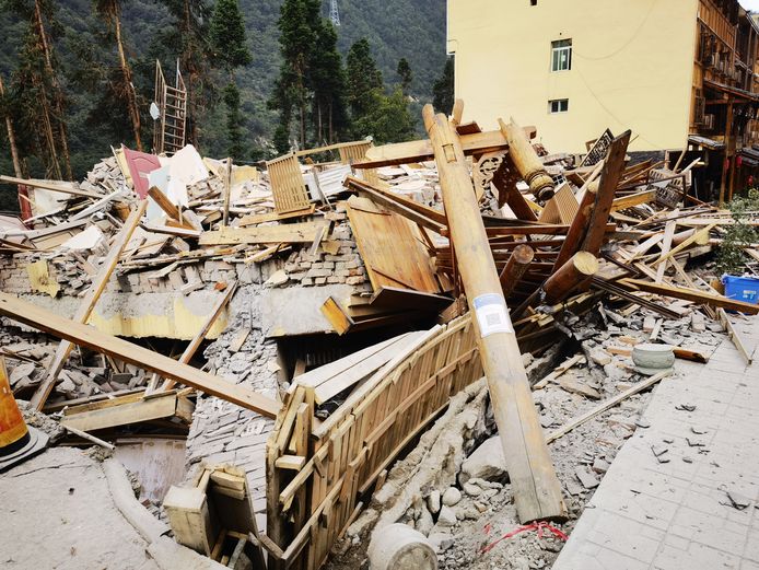 Een ingestort huis ten gevolge van de aardbeving in de Chinese provincie Sichuan.