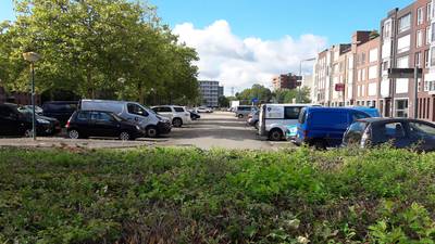 Haal je auto bijtijds weg van parkeerterrein Coornhertpad