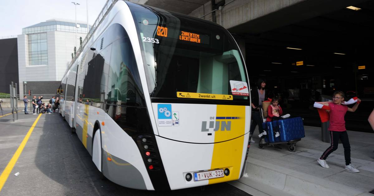 Hier is ie dan de eerste trambus. Hybride voertuig rijdt vanaf september om het kwartier tussen