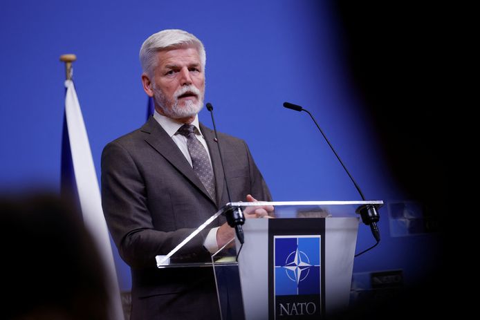 Petr Pavel, de Tsjechische president, tijdens een persconferentie met NAVO-chef Jens Stoltenberg op 19 april 2023.