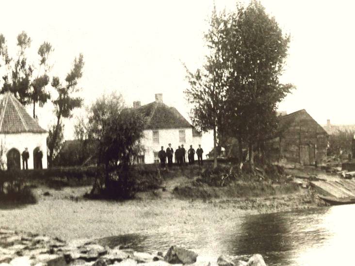 Veertig mensen, een kerk, acht huizen, een hofstede én de Hulhuizer Omdracht, jarenlang een begrip