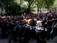 160.000 Fransen de straat op tegen coronabeleid, traangas ingezet bij rellen