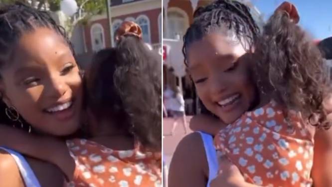 Hartverwarmend moment in pretpark: meisje laat Little Mermaid-ster Halle Bailey niet los