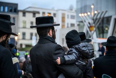 Gaza-oorlog zet domper op lichtjesfeest van Antwerpse Joden: “Elk onschuldig slachtoffer is er een te veel”