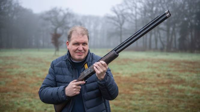 Altijd omgeven door wapens, maar Hans uit Notter hanteert zijn favoriete geweer slechts een paar keer per jaar