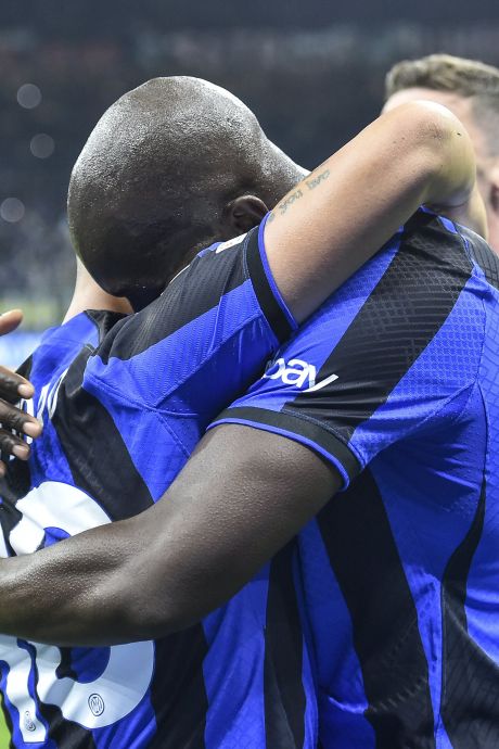 Pas de surprise à San Siro: l’Inter achève le travail contre le Milan AC et file en finale, assist pour Lukaku 