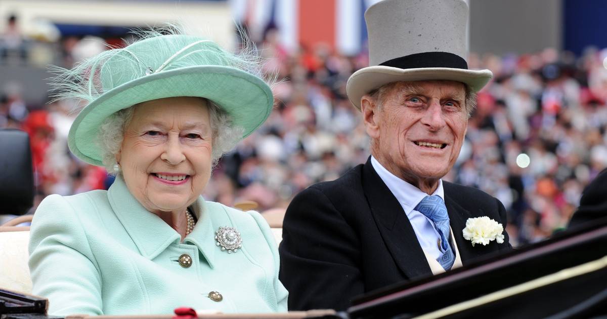 La regina Elisabetta celebra il suo primo giorno di nozze senza il marito, il principe Filippo |  Proprietà