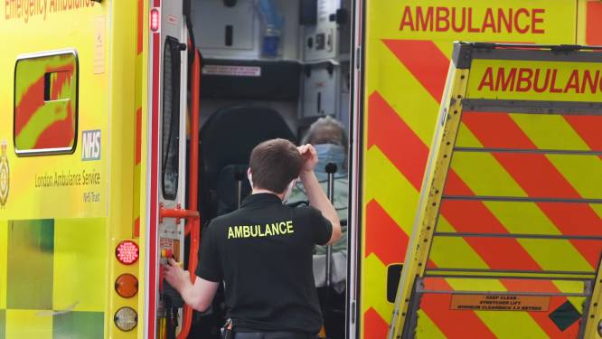 Twee ambulanciers gewond na aanval patiënt