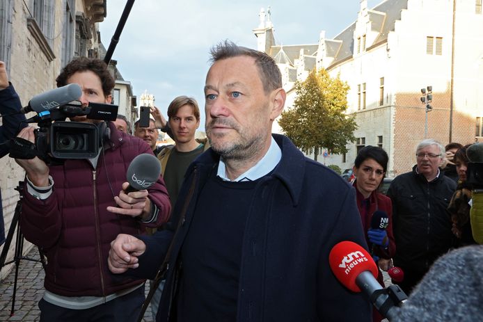 MECHELEN, BELGIUM - OCTOBER 14: Zaak Bart De Pauw met vrouw Ines en aanklagende partij actrices  aanwezig tijdens proces. Pictured on October 14, 2021 in Mechelen, Belgium (Photo by Gianni Barbieux / Photo News