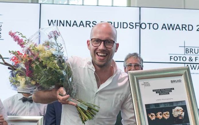 De uitreiking van de prijs, afgelopen maandagavond.