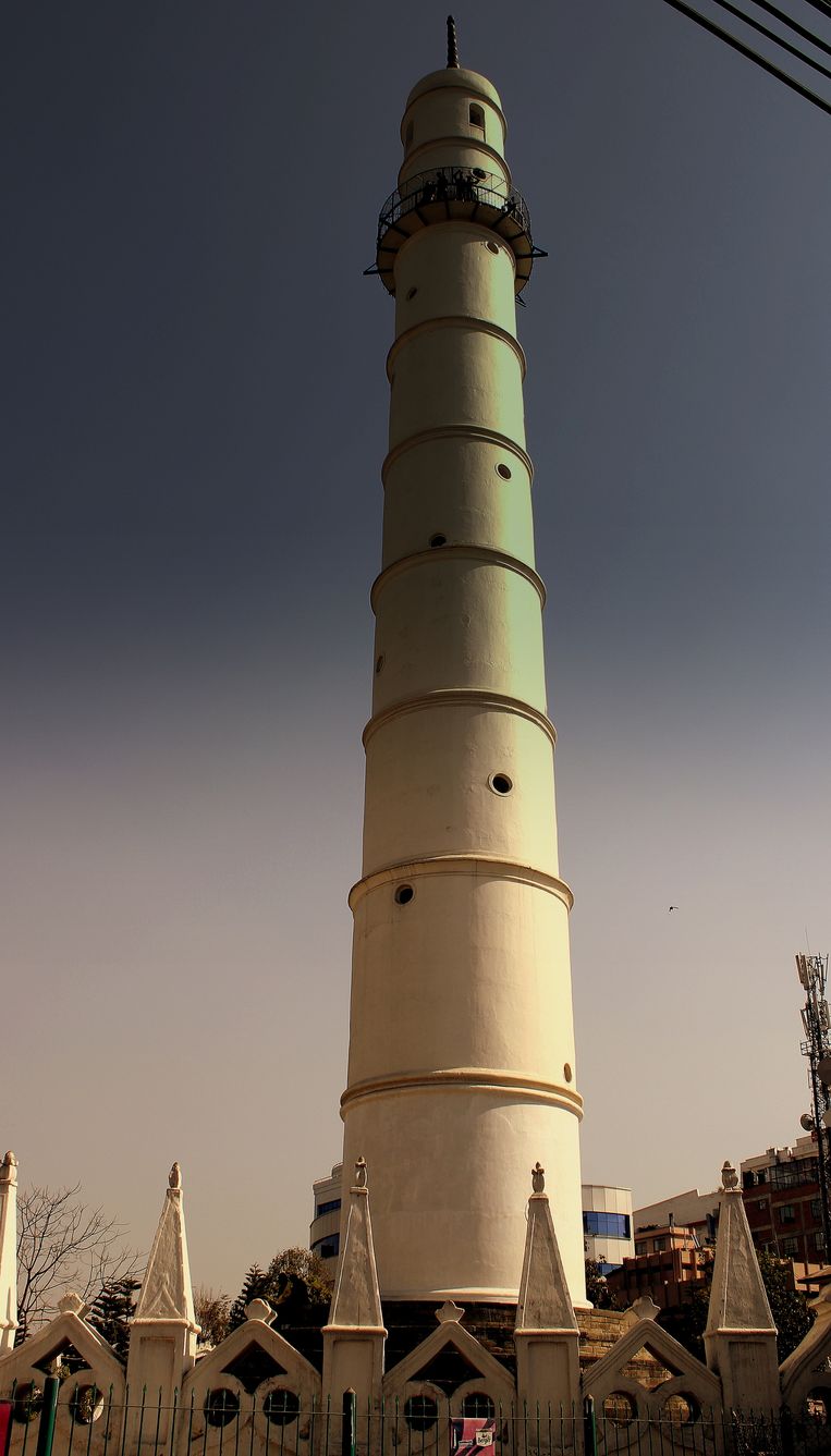 De Dharahara-toren zoals hij er tot zaterdag uitzag. Beeld Creative Commons 2.0