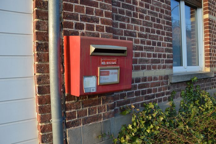 Bpost schrapt twee rode brievenbussen in Denderhoutem en één in ...