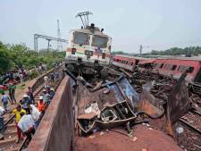 Catastrofale treinbotsing in India: ‘Sein voor passagierstrein stond foutief op groen’