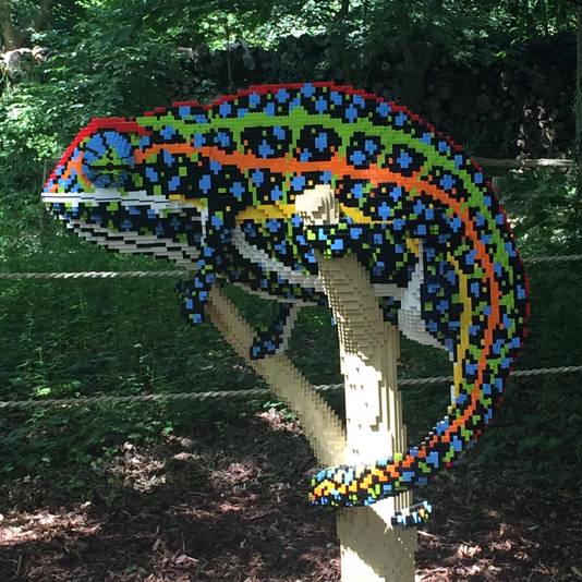 Een kameleon van Lego.