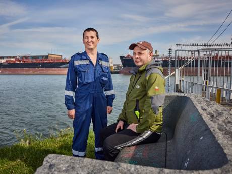 Murad (32) en Stanislav (45) waren jaar gegijzeld in Rotterdamse haven: ‘Ineens kwam het in een stroomversnelling’