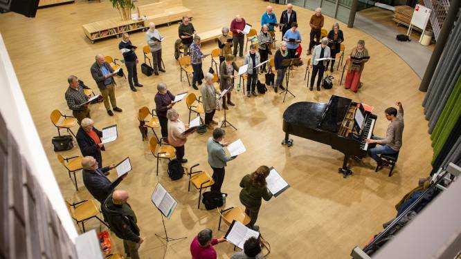 Tilburgse Ereprent voor koor Cantiqua bij 100-jarig jubileum