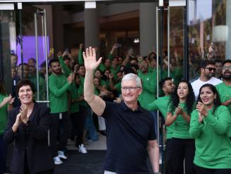 Tim Cook opent allereerste Apple-winkel in India